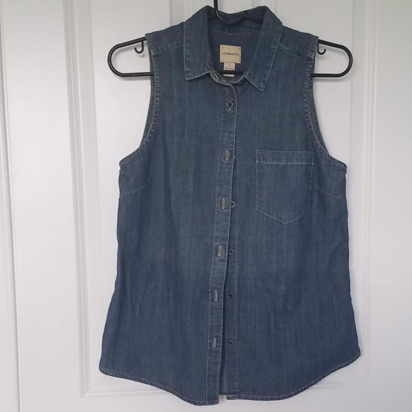 Bass Tops - NWOT G.H.Bass & Co. Denim sleeveless button shirt